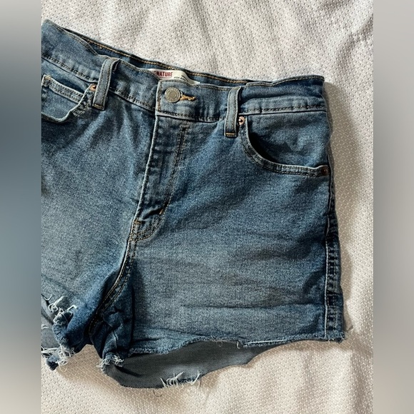 Signature by Levi Strauss Denim Blue Women's Shorts Size 0 Waist 25 - Picture 2 of 14